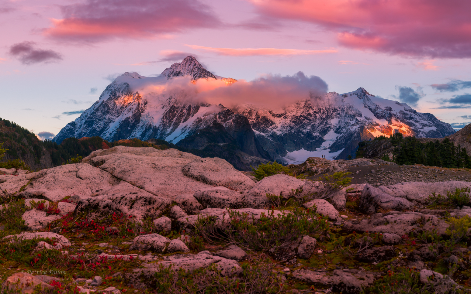 mt shuksan fall colors close with people